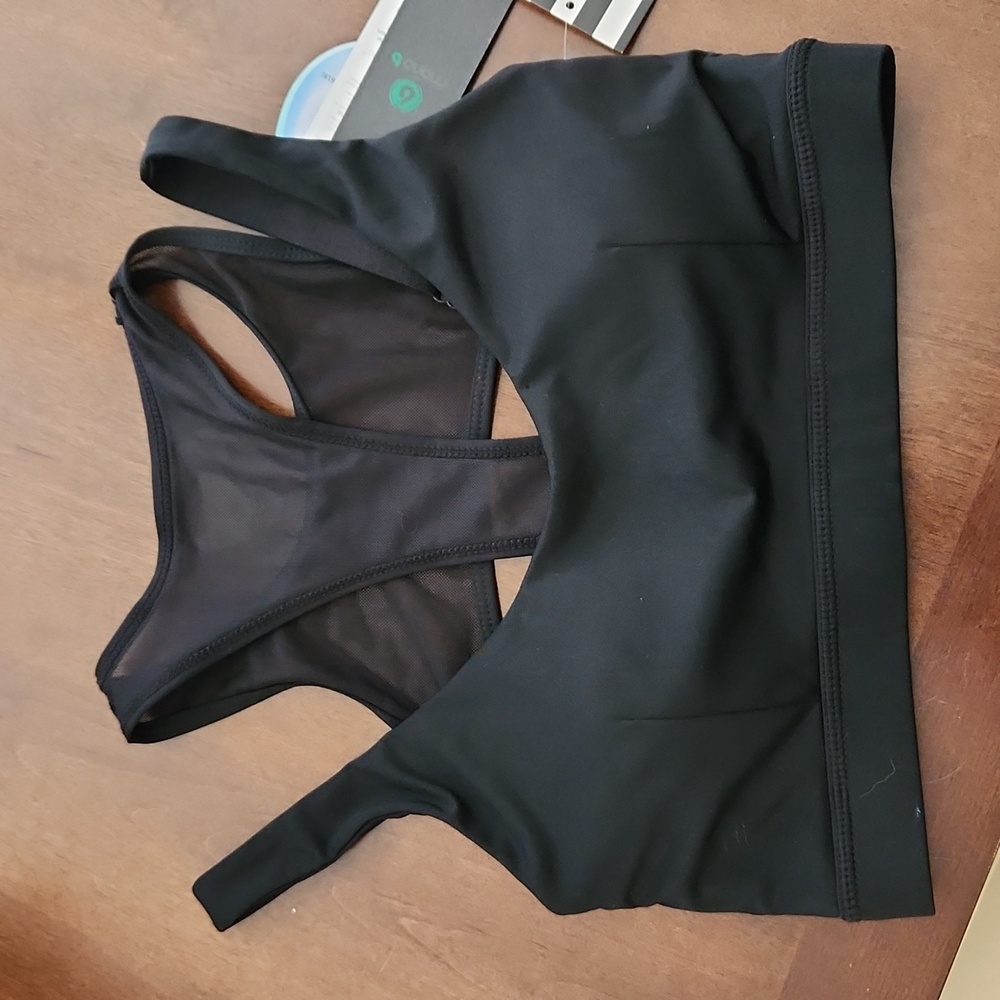 NWT  Mono B, womans sports bra